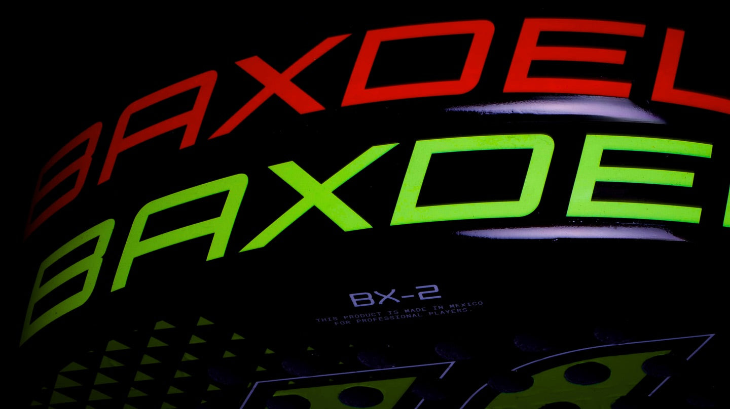 BX-2 Baxdel | Diseños en Verde o Rojo, Primera raqueta de pádel hecha en México