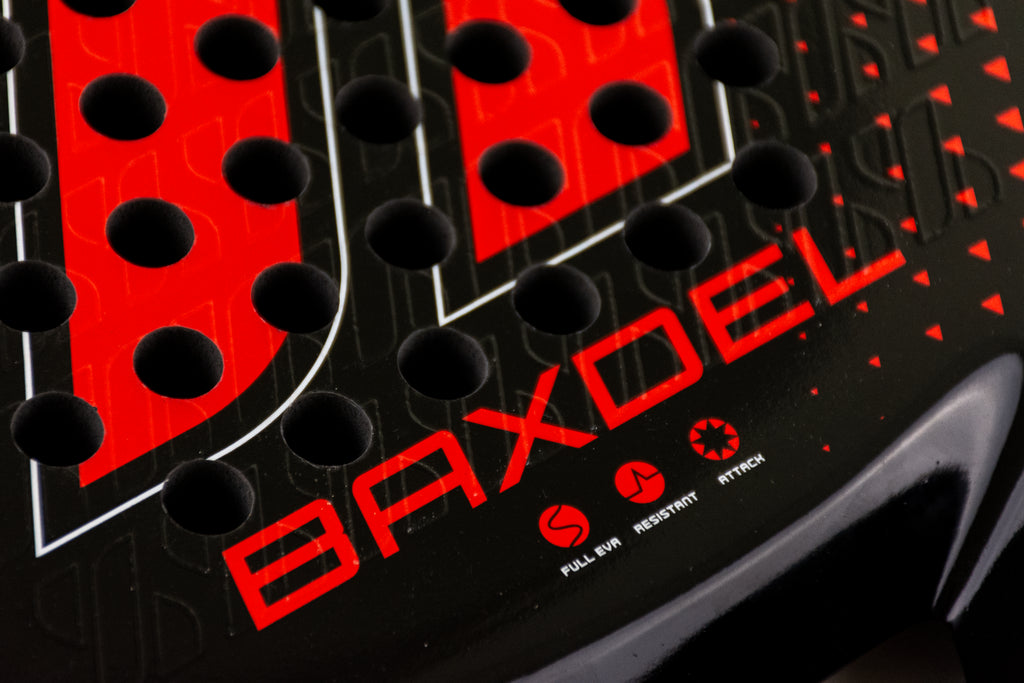 Pala BX-2 Roja de Baxdel con forma híbrida para equilibrio y control